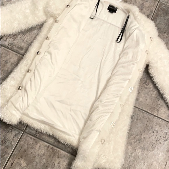 GUESS by Marciano Women's Lizzie Faux-Fur Coat. - Picture 10 of 15